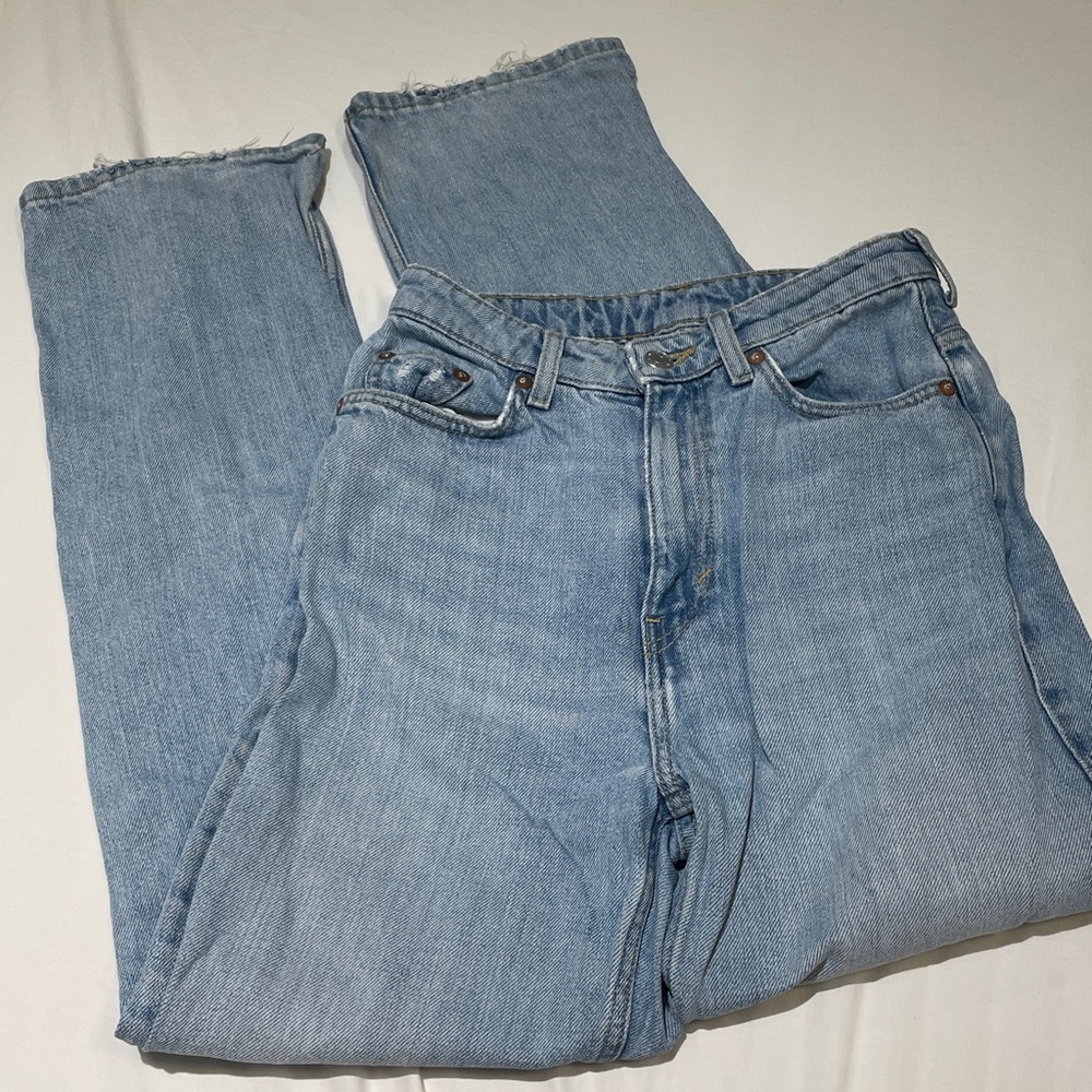 Blue Straight Leg Jeans with Vintage Appeal